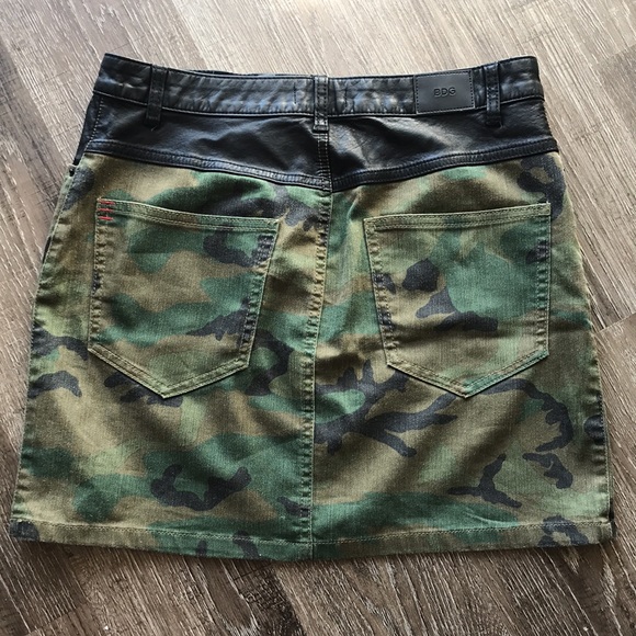 BDG Camo Skirt - Picture 2 of 7